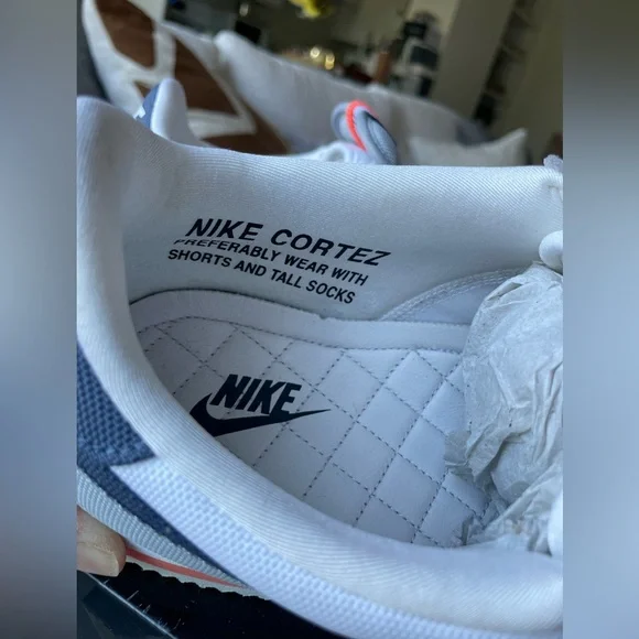 Nike Cortez Kenny IV (Kendrick Lamar) - Picture 7 of 12